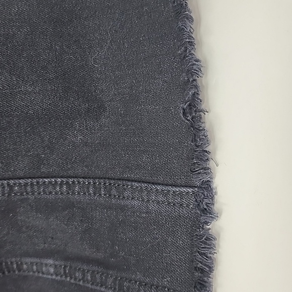 Blank nyc Black Raw Edged Cropped Denim Jacket Large - Picture 5 of 5